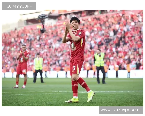 从贫困到辉煌足球明星们的奋斗与成长故事 从贫困到辉煌足球明星们的奋斗与成长故事