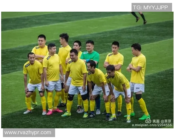 重庆足球队与上海足球队赛后复盘团队协作分析与启示