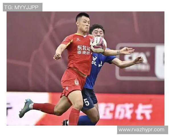 成都足球队在邀请赛中以69分稳居积分榜首位展现强劲实力